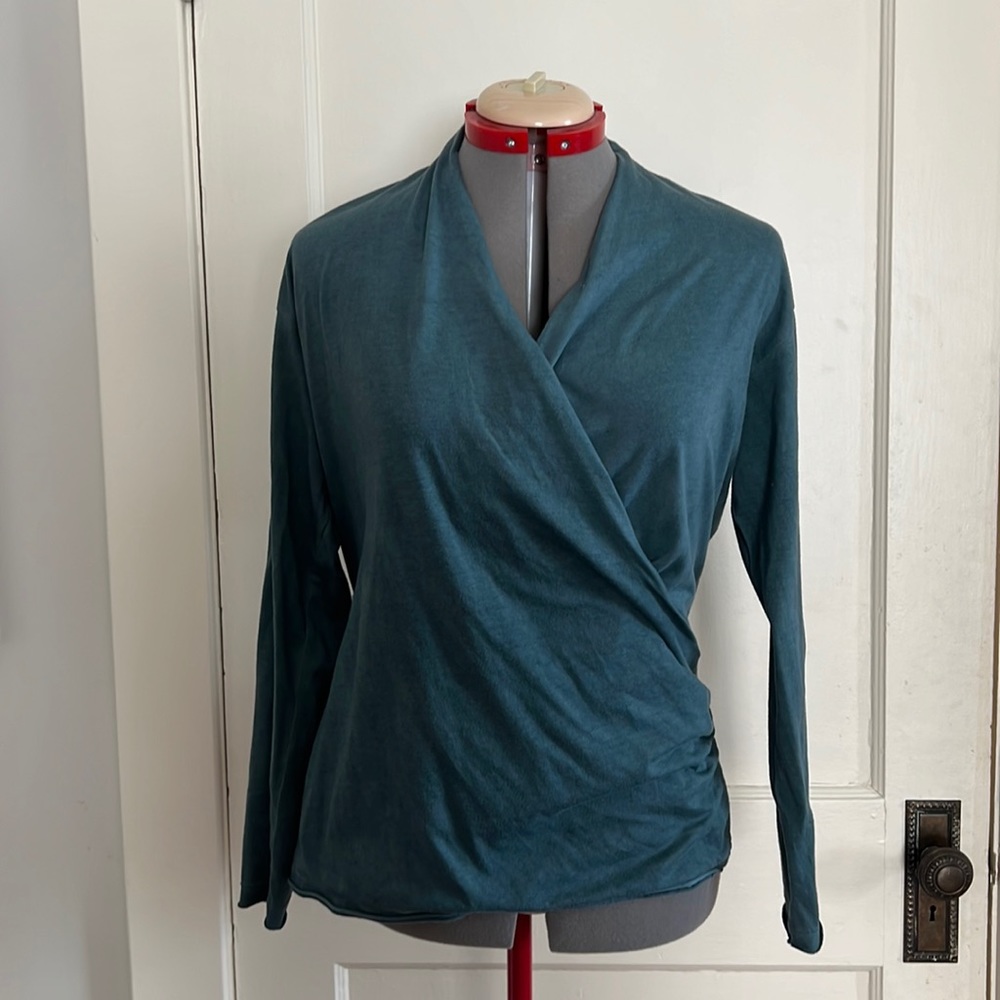 Sandwich_ wrap jersey top. Beautiful blue colour. Size L.